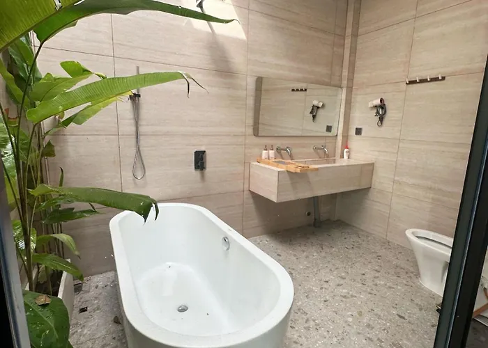 Phú Xuân - Gần Dốc Hoàng Hôn, Rộng View Sông